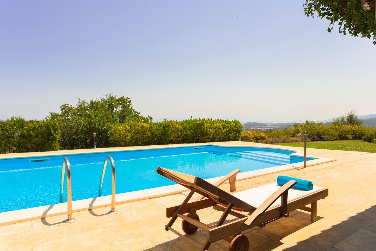 Bouganvillia - Agios Pool Agios Nikolaos (Chalkidiki)
