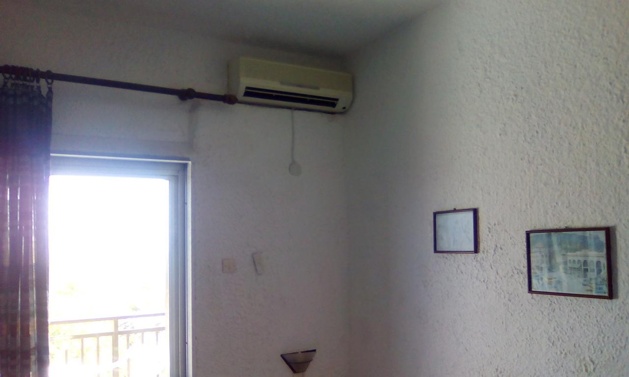 Alexandros Apartment *