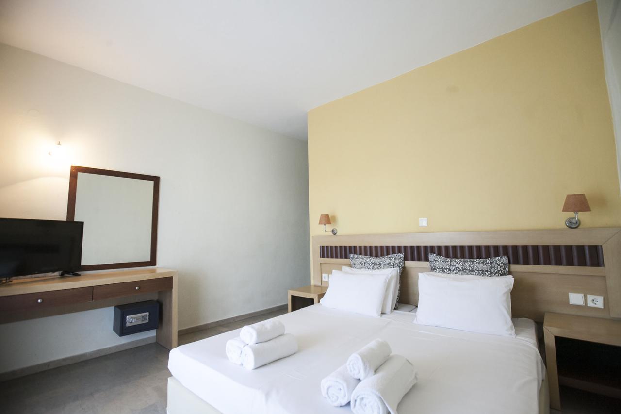 Golden Sun Village Aparthotel 3*