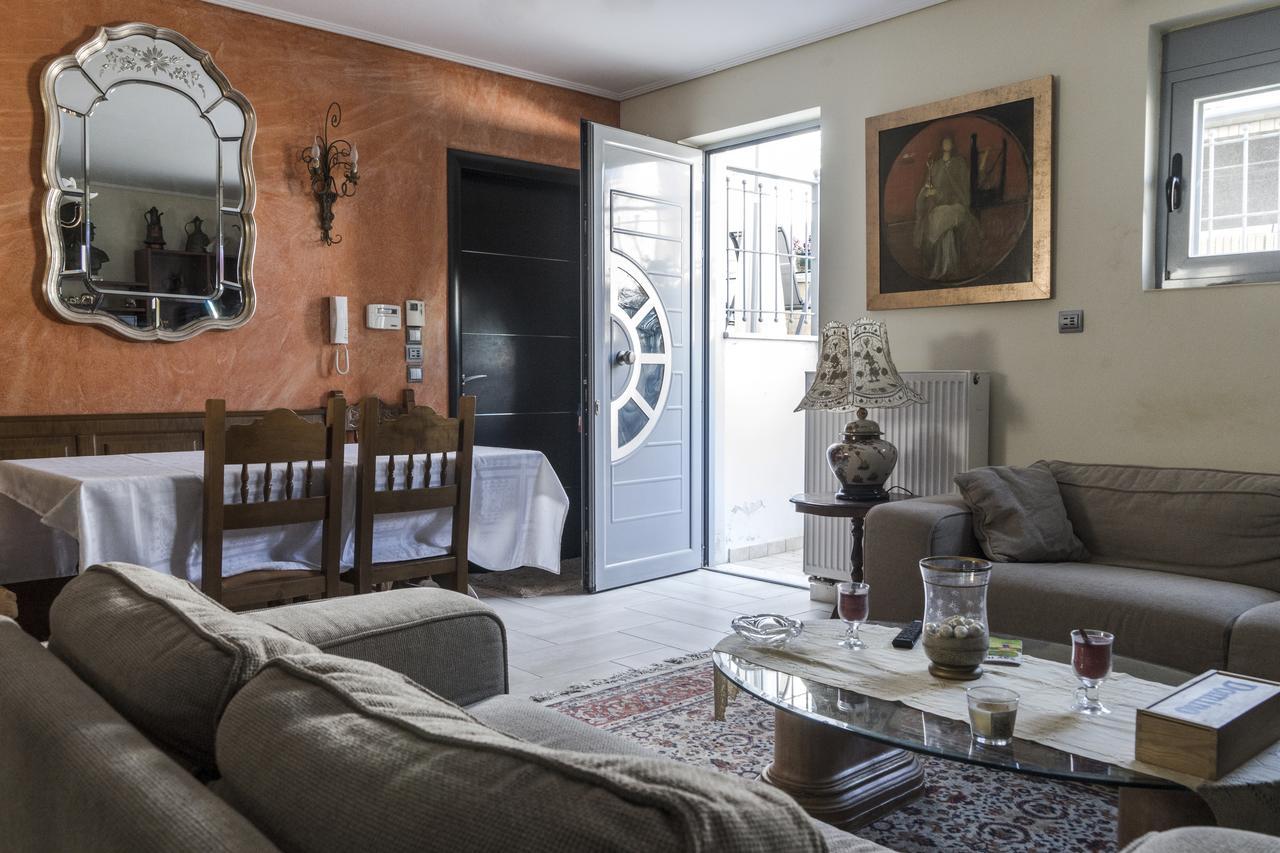 Apartment D'irene-near Athens Airport , 200 Meters From The Davis