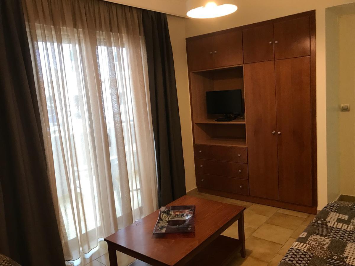 Captain Yiannis Studios & Aparthotel