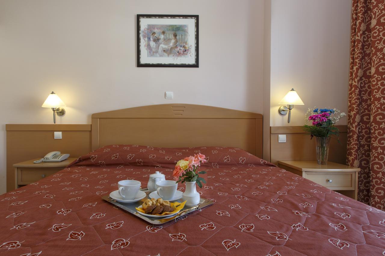 Hotel Tolo Hotel