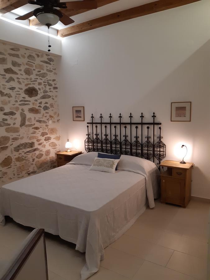 Villa Aposperitis Panormos (Crete)