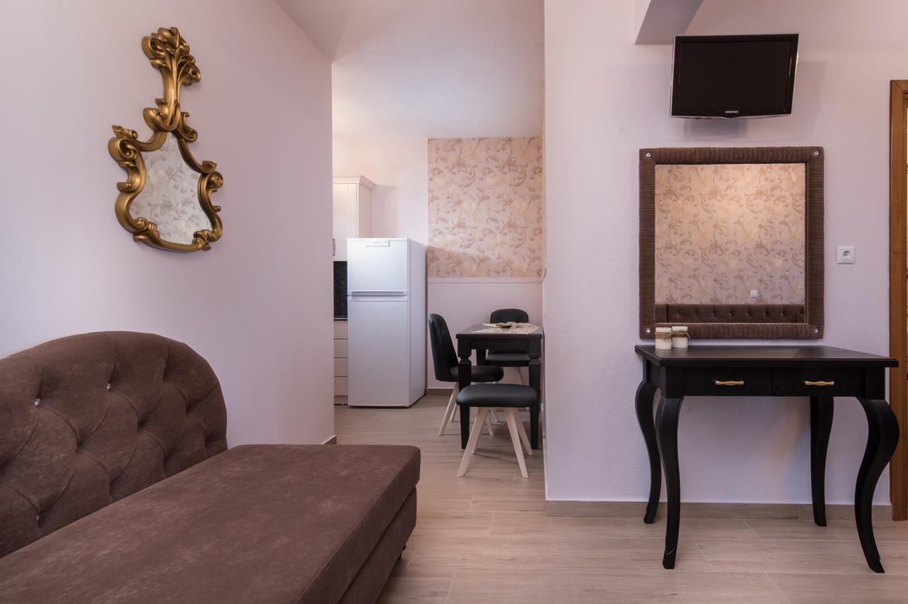 George & Sia's House Apartment Neos Marmaras