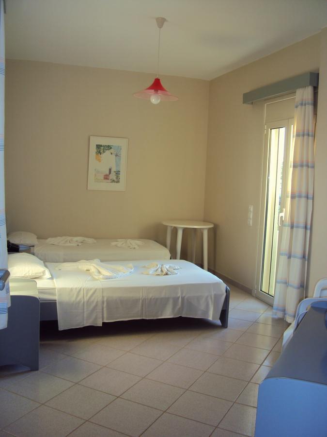 Nicolas Aparthotel 3*