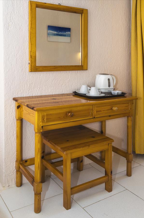 Lemonis Studios * Skopelos Town