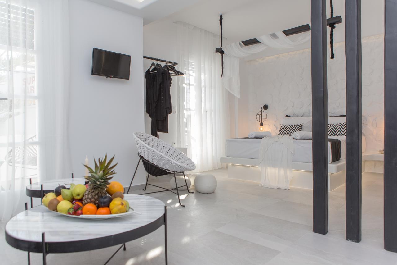 Studios Panos Aparthotel 2*