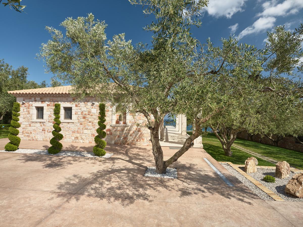Avra Luxury & Villa Keri