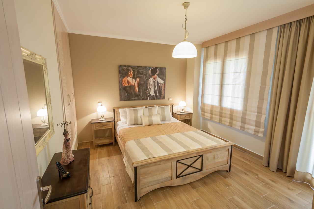 Evgatis Luxury Apts Thanos