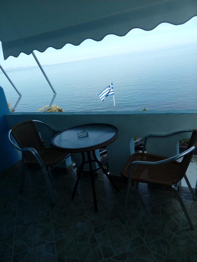 Delfini Aparthotel Akhladheri