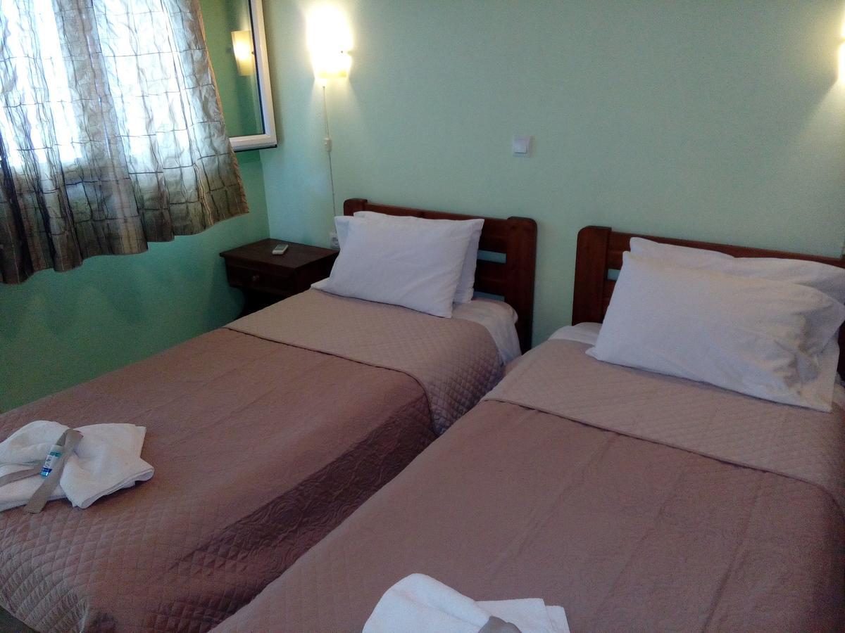Aparthotel Delfini Akhladheri