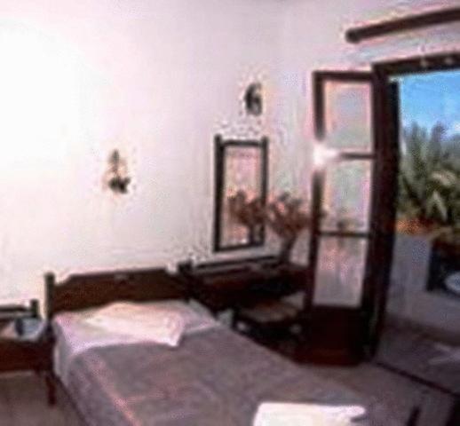 Asterias Hotel 2*