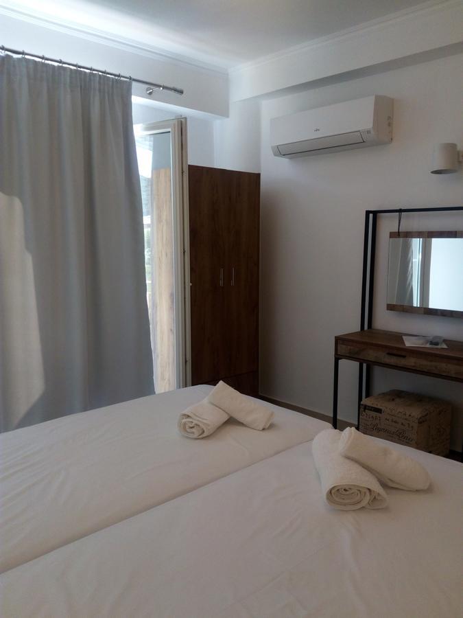 Athineon Hotel *