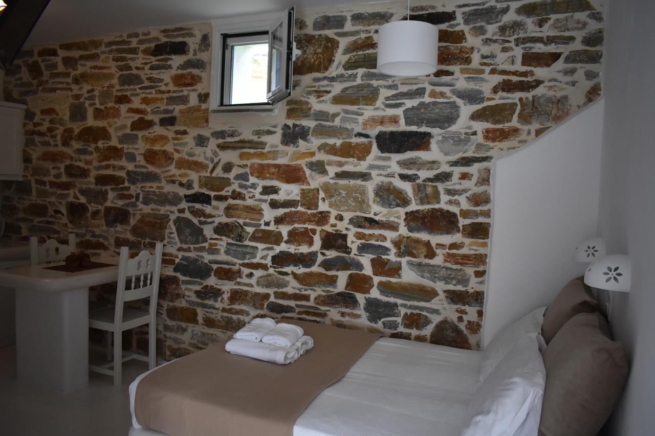 Peristerionas Tinos