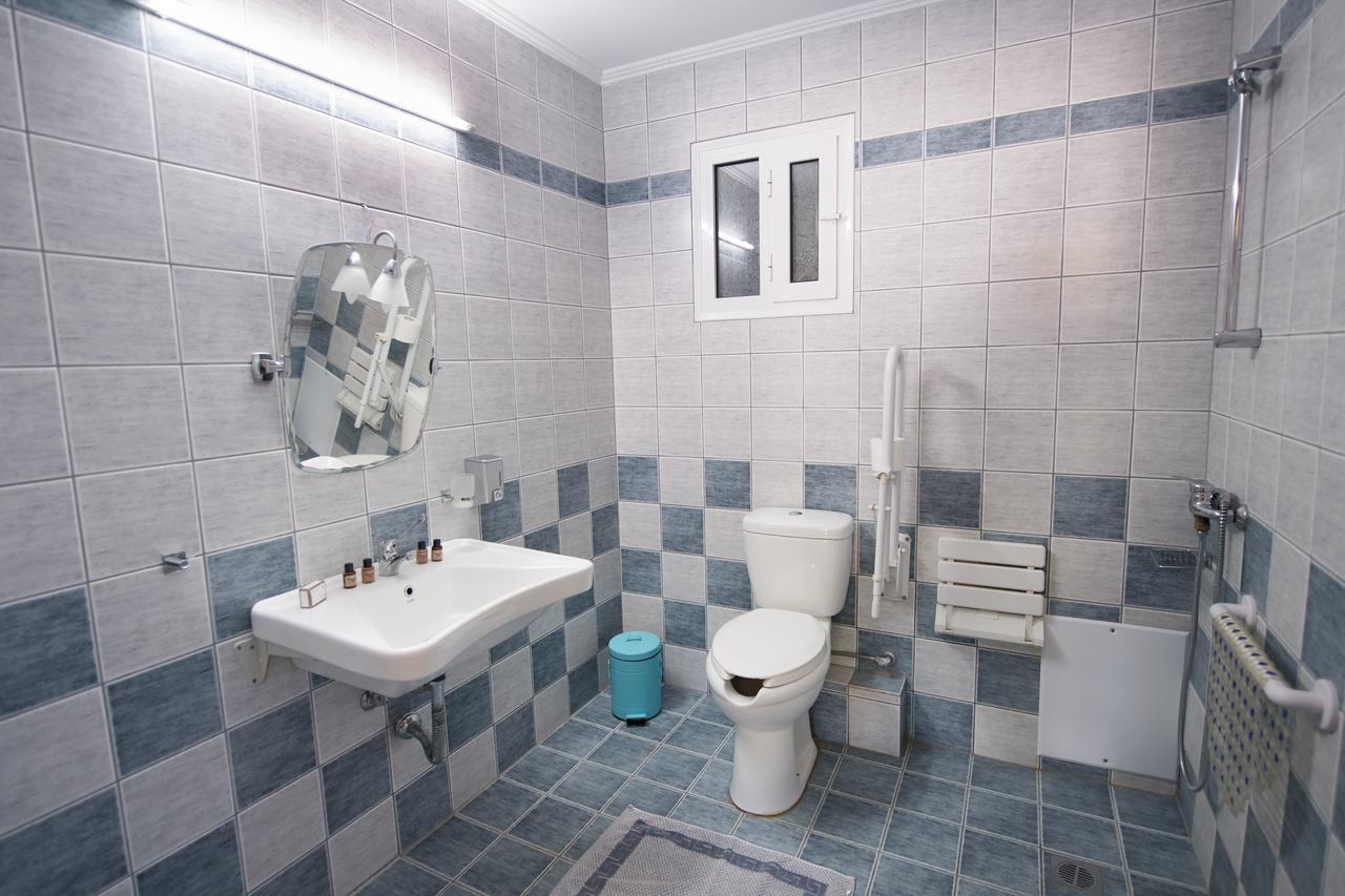 Alexandros Apartment *