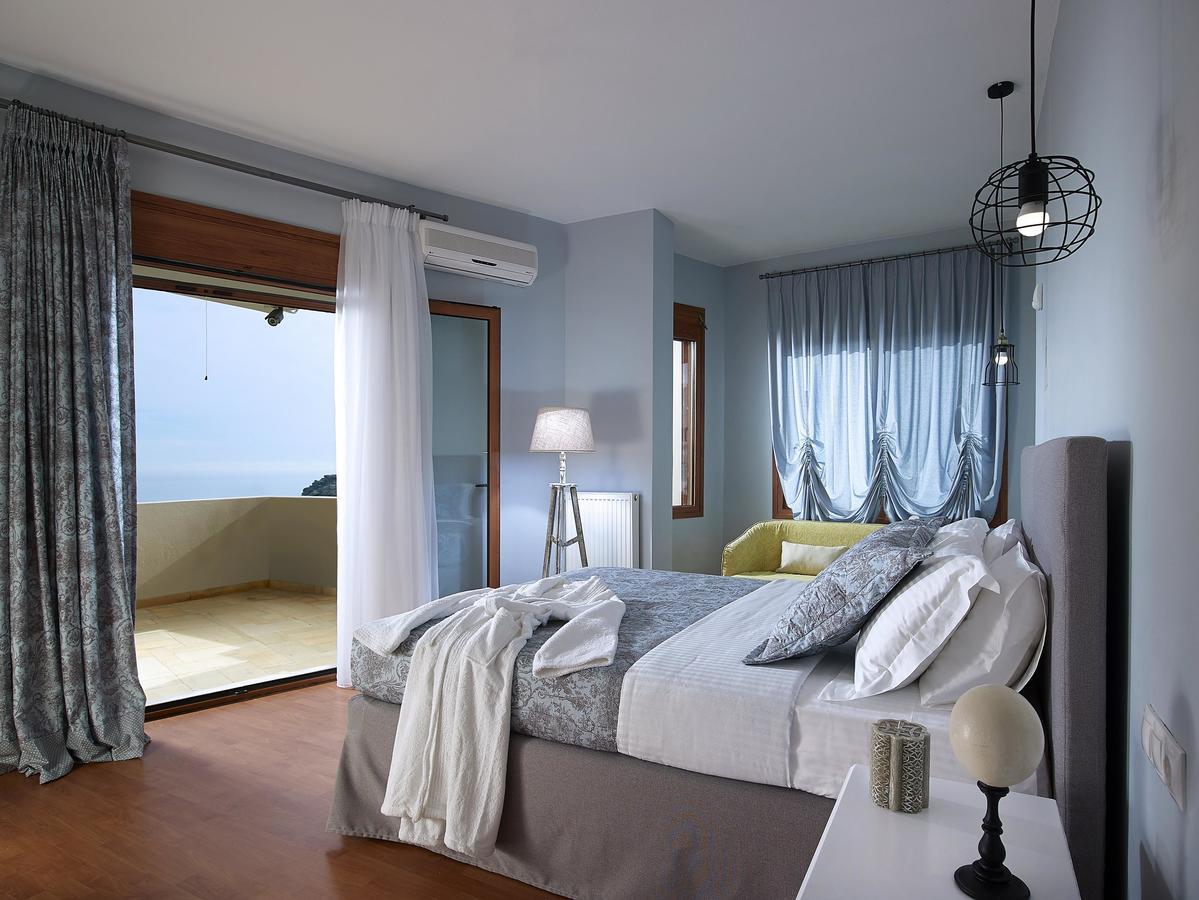 Minimalist Mediterranean Blue Key With Sea View & Infinity Heated Pool * Agia Pelagia (Crete)