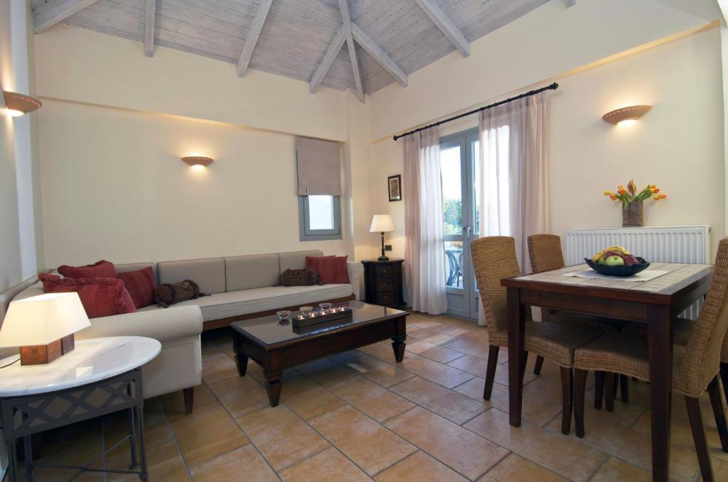 Aparthotel Harmony Selianitika