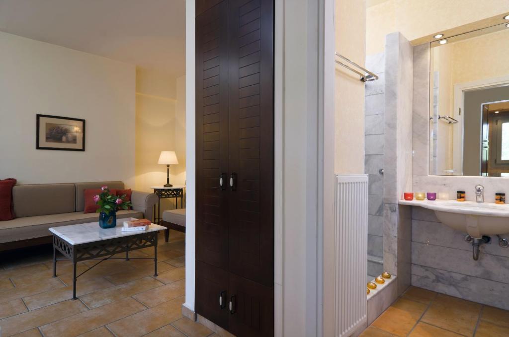 Harmony Aparthotel 4*