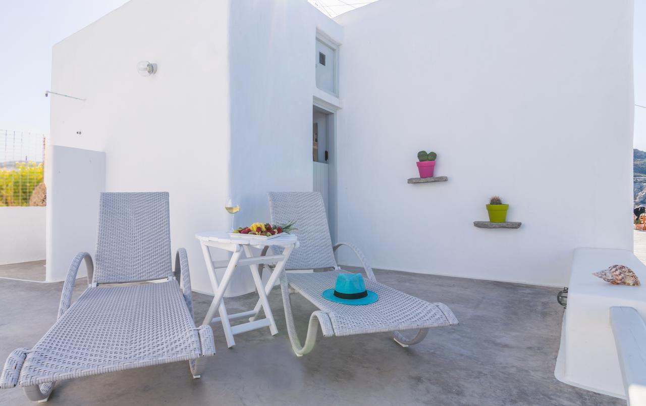 Traditional House By The Sea *
