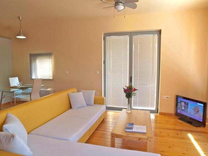Apartment Sorta *