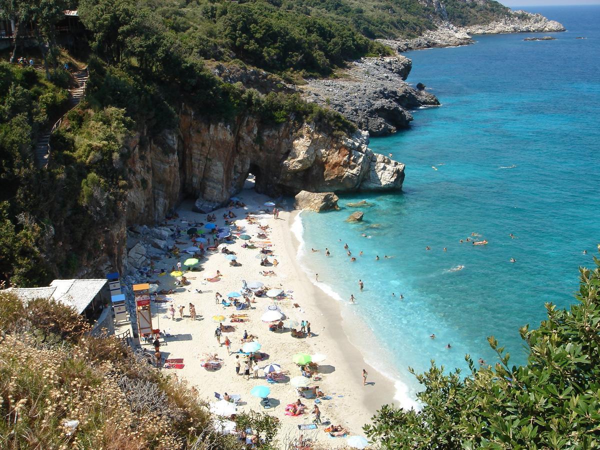 Petradi 3*