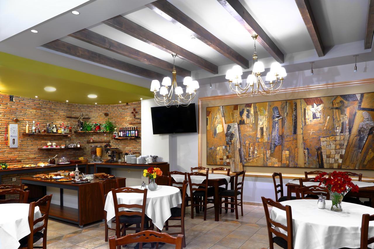 Artemis Traditional Hotel 3*