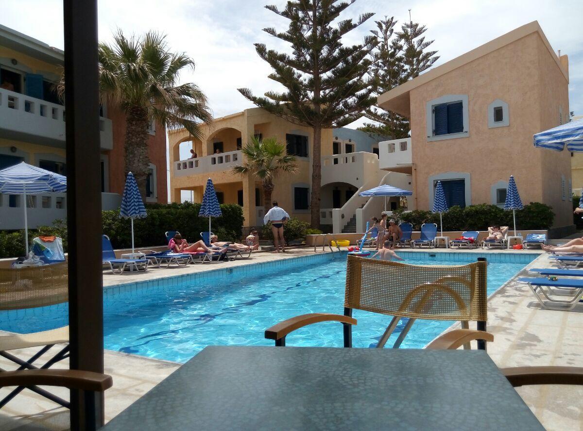Aparthotel Niros Beach Kokkini Hani