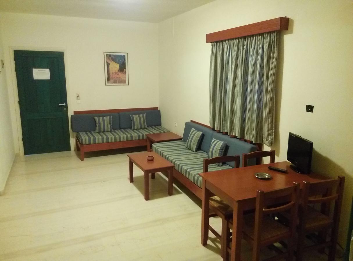 Aparthotel Niros Beach