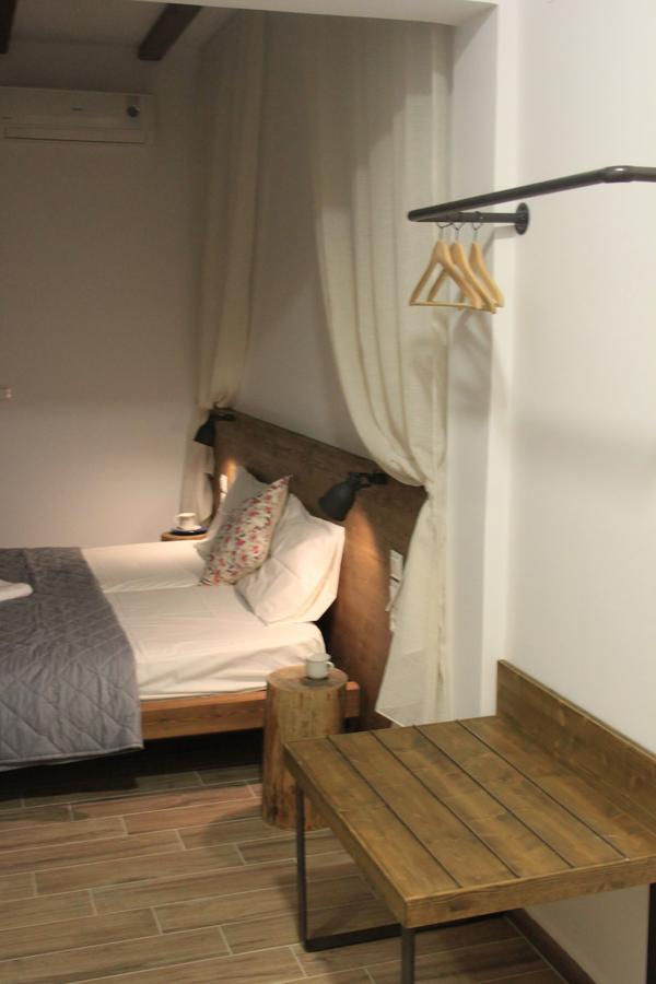 House Ekton * Pefkari