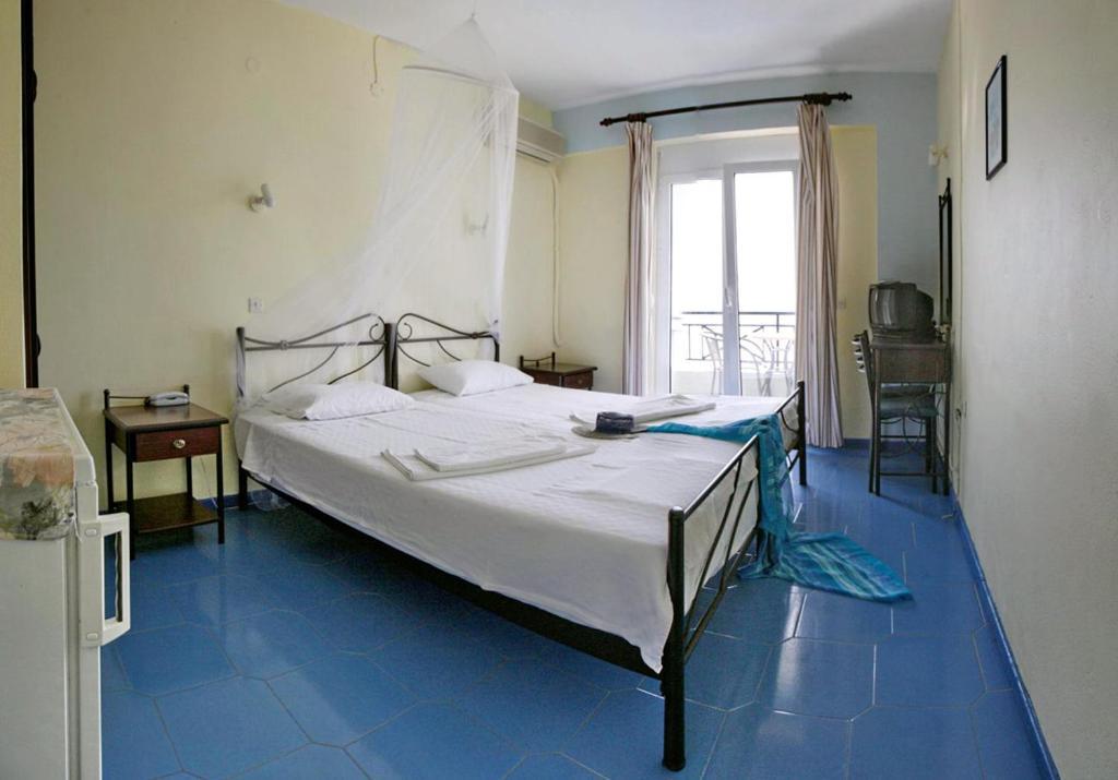 Pebble Aparthotel 2*