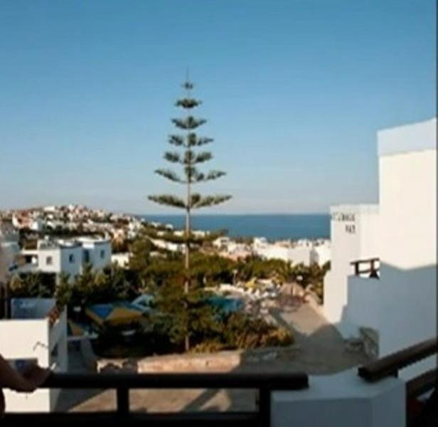 Bay Aparthotel 2*