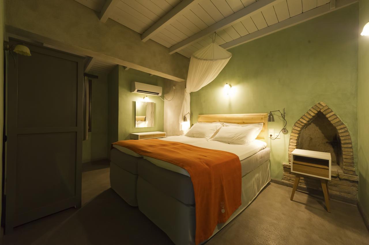 Small Luxury 1800 Aparthotel Parga