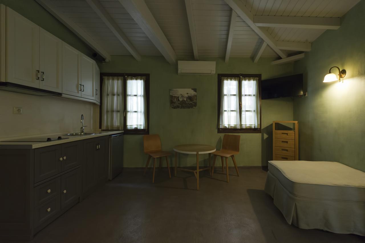 Small Luxury 1800 2*