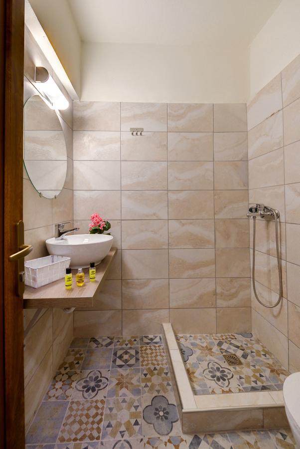 Alexander's Great View 3*