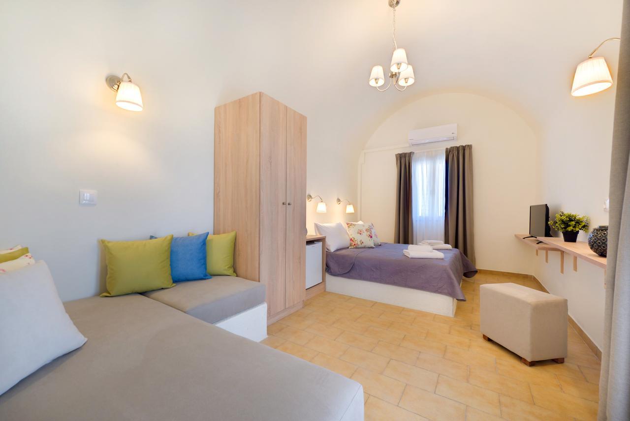 Alexander's Great View 3* Fira (Santorini)