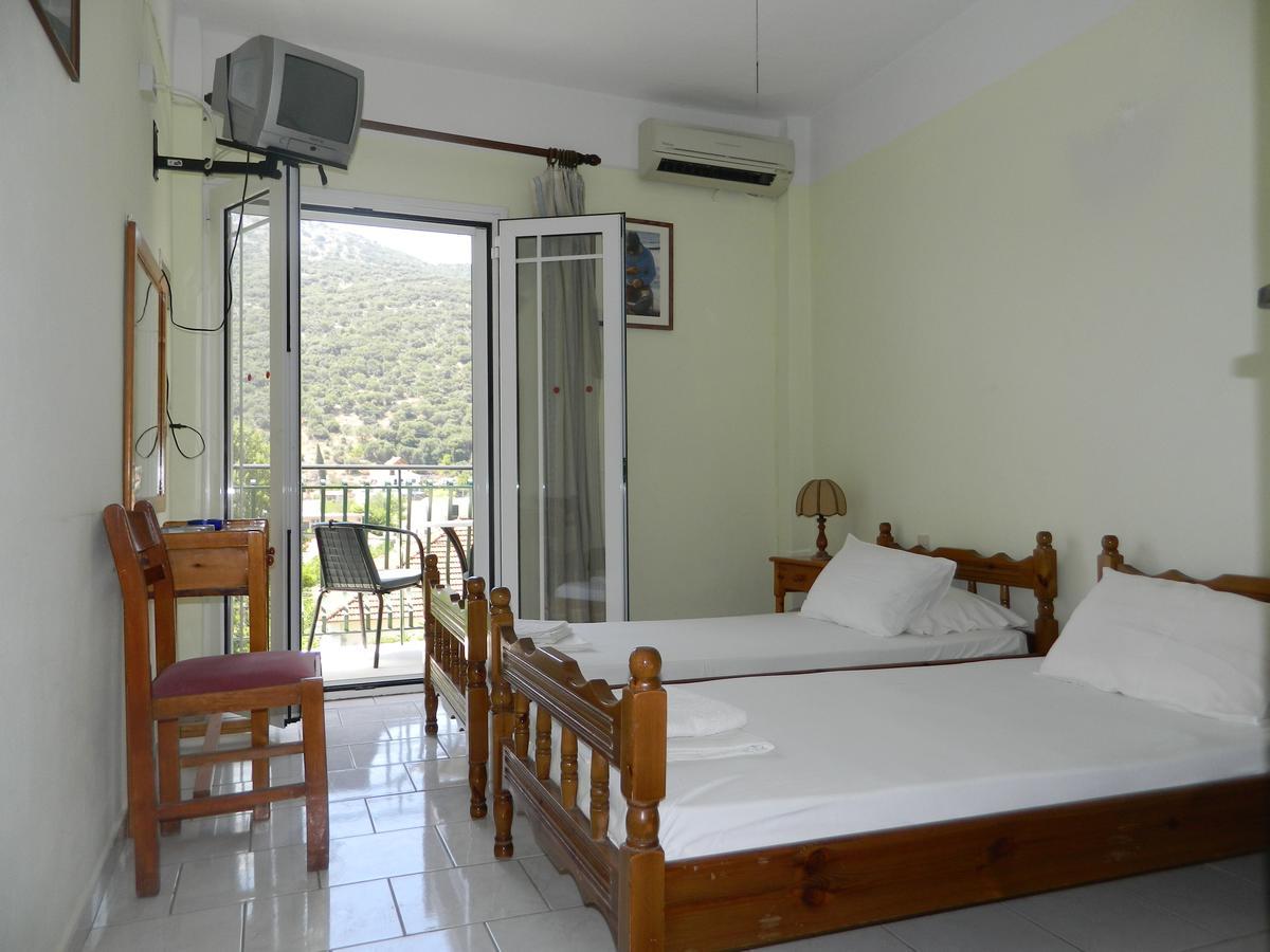 Aparthotel Logara's