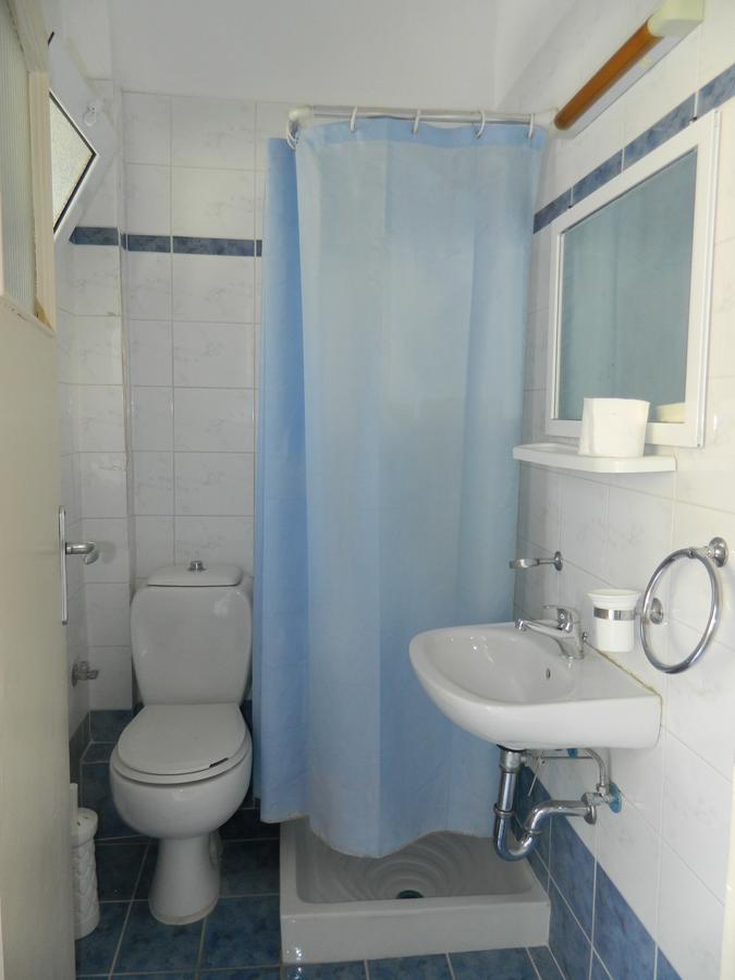 Logara's Aparthotel 2*