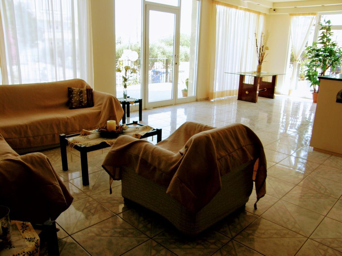 Ambrosia Aparthotel 2*