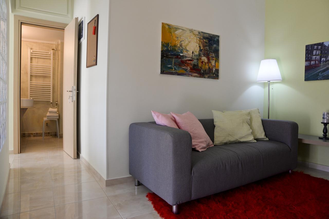 Meros - Athenian Residencies