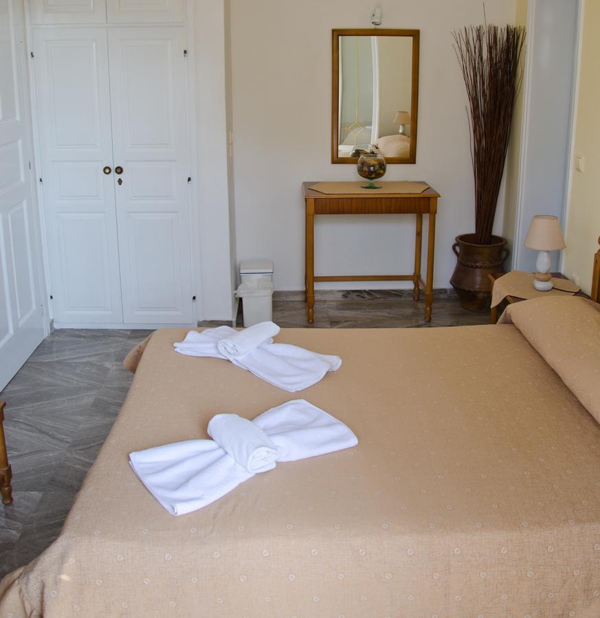 Zeus Aparthotel