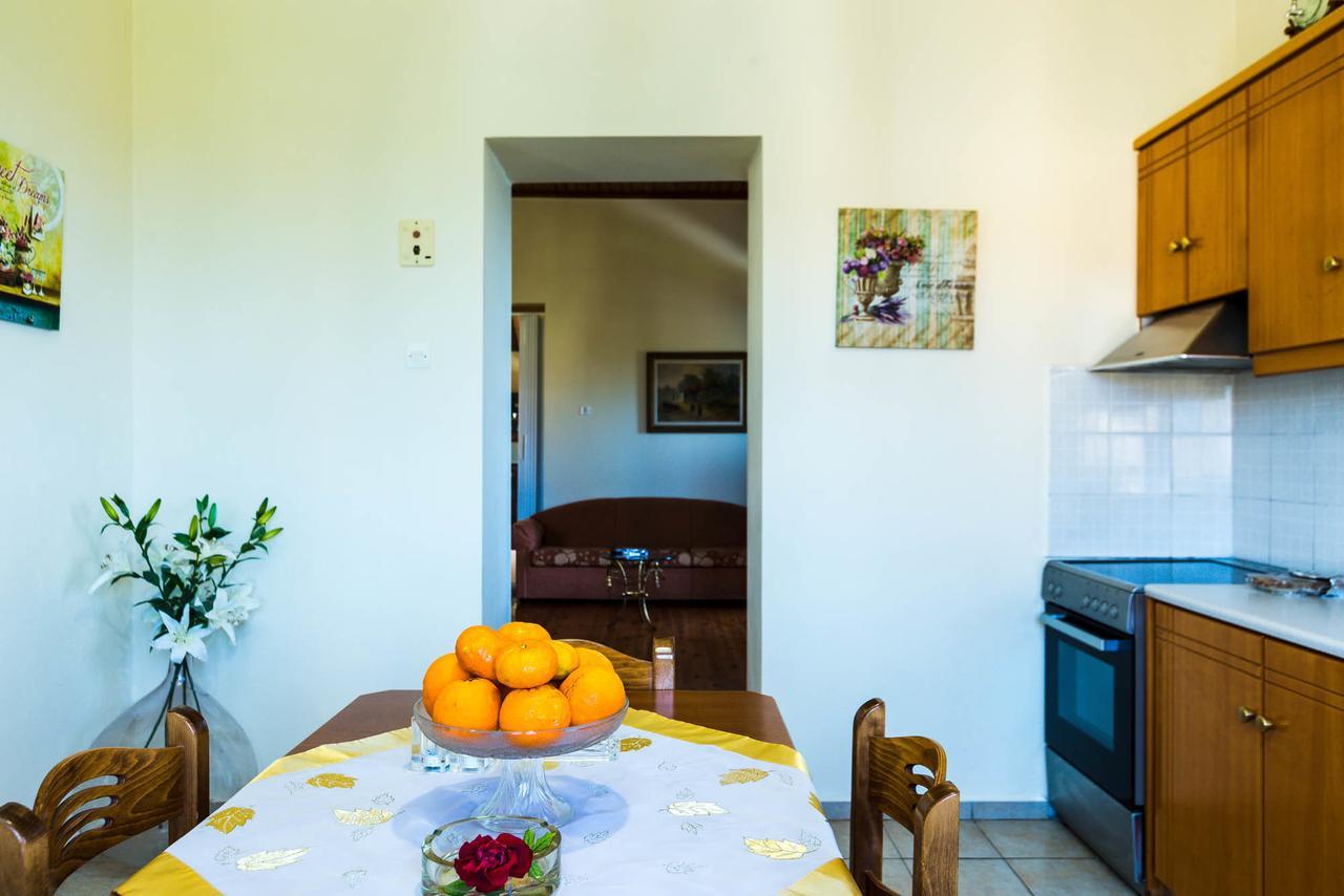 Lefteris House Villa *
