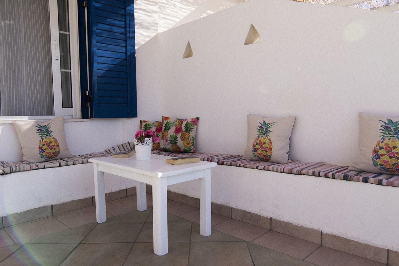 Armadoros / Backpackers Hotel