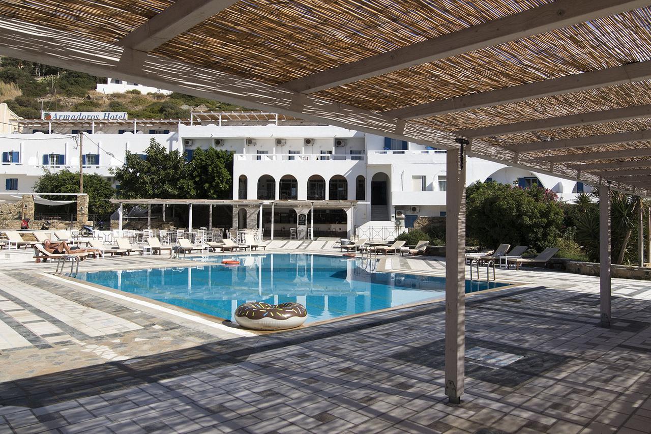 Armadoros / Backpackers Hotel