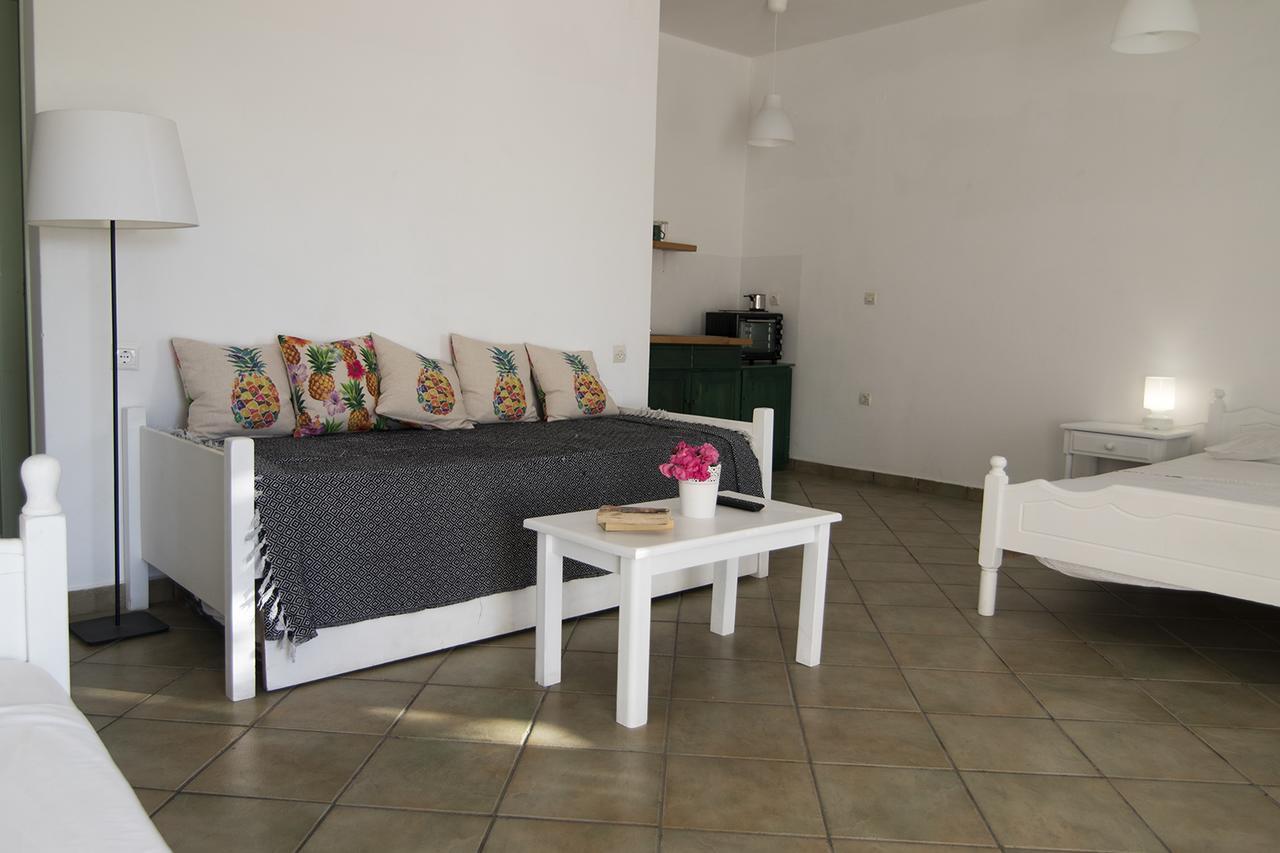 Hotel Armadoros / Backpackers 2*