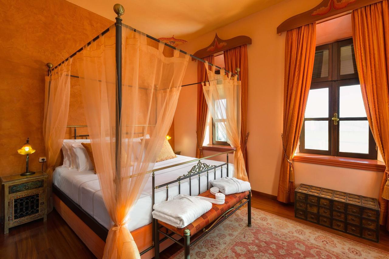 Nikos Takis Fashion Boutique Hotel 4*