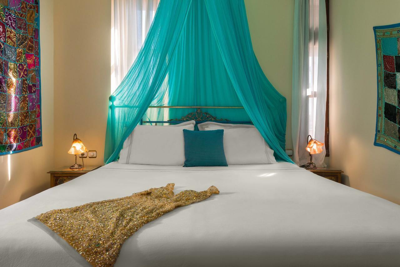 Nikos Takis Fashion Boutique Hotel 4*