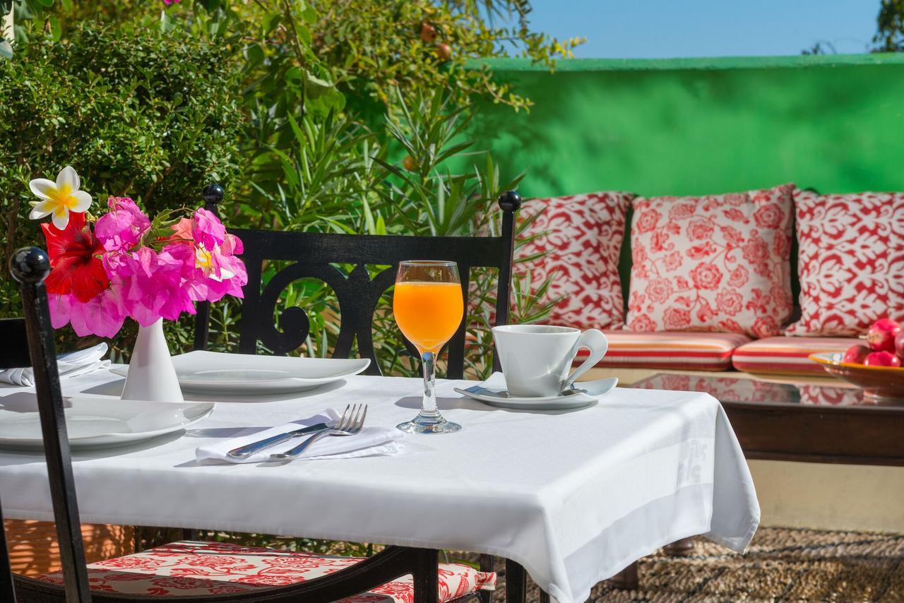 Nikos Takis Fashion Boutique 4*