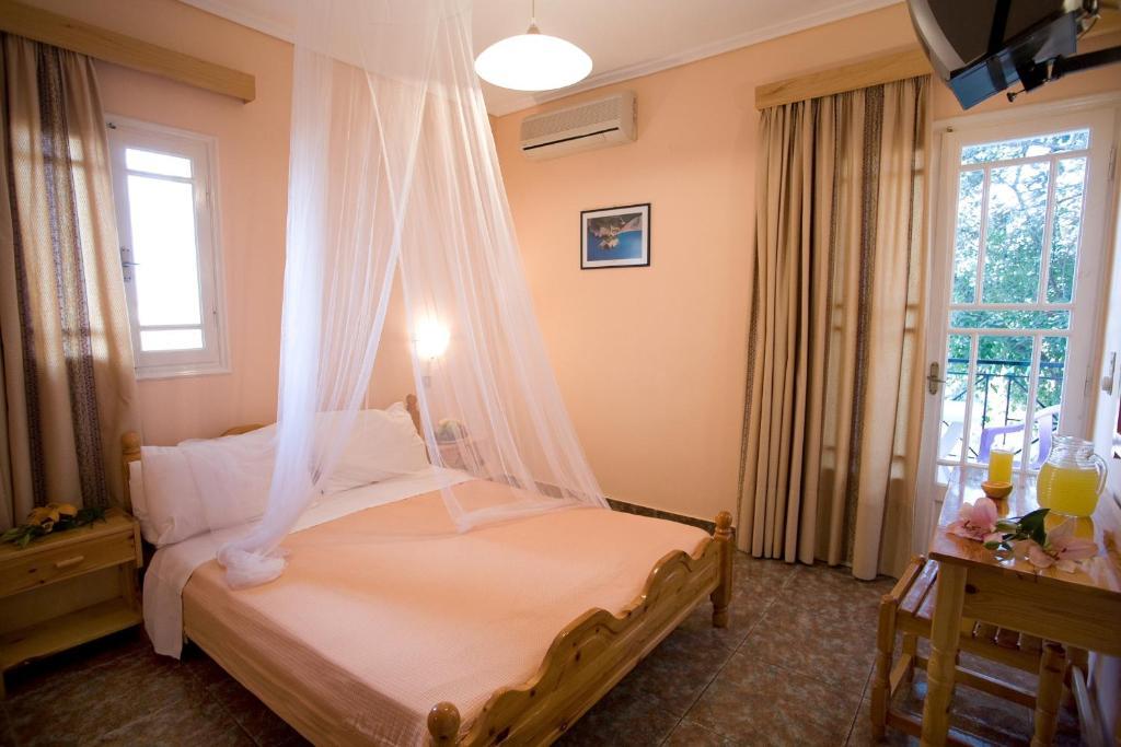 Pansion Filoxenia & Aparthotel 3*
