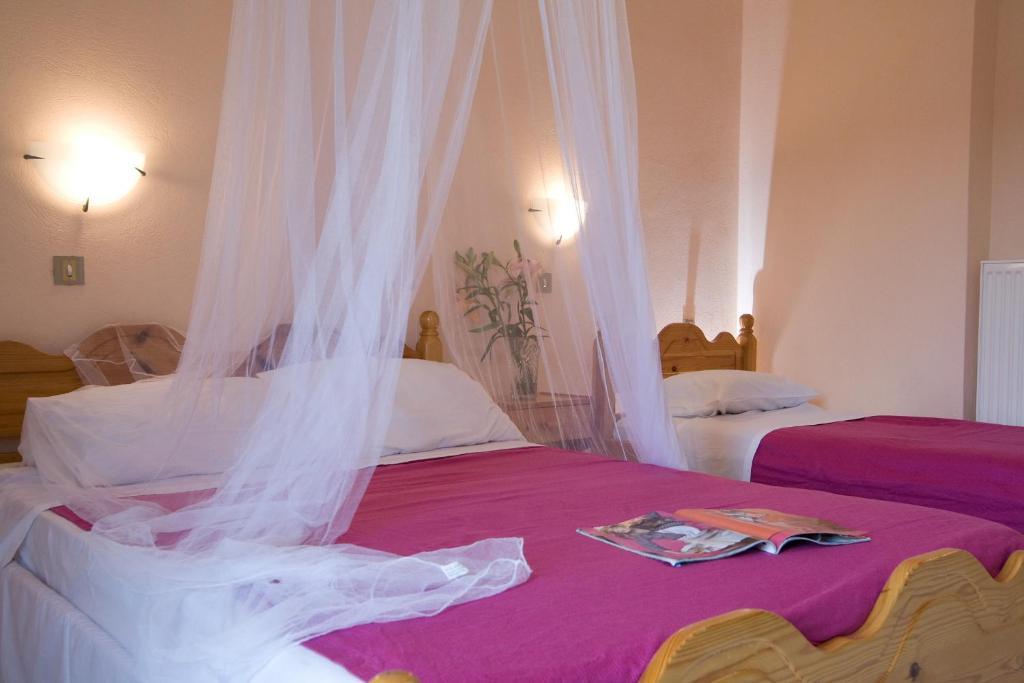 Pansion Filoxenia & Aparthotel Tsoukaladhes