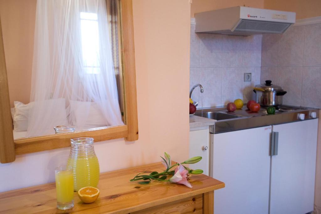 Pansion Filoxenia & Aparthotel Tsoukaladhes
